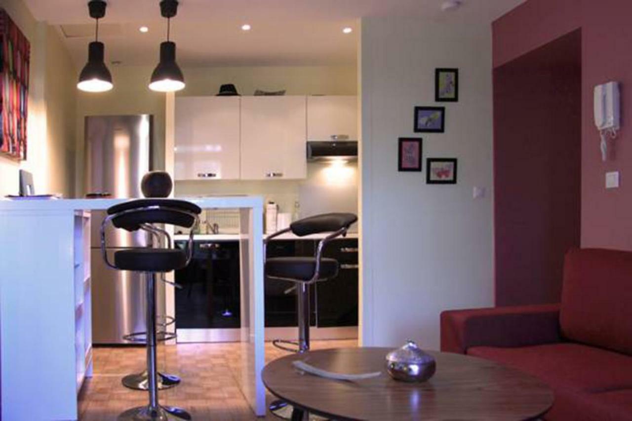 Appartement Le Chateau Mérignac Exteriör bild